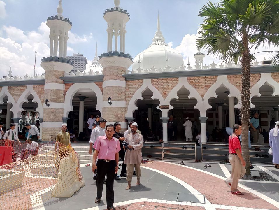 Masjid jamek hovlisi